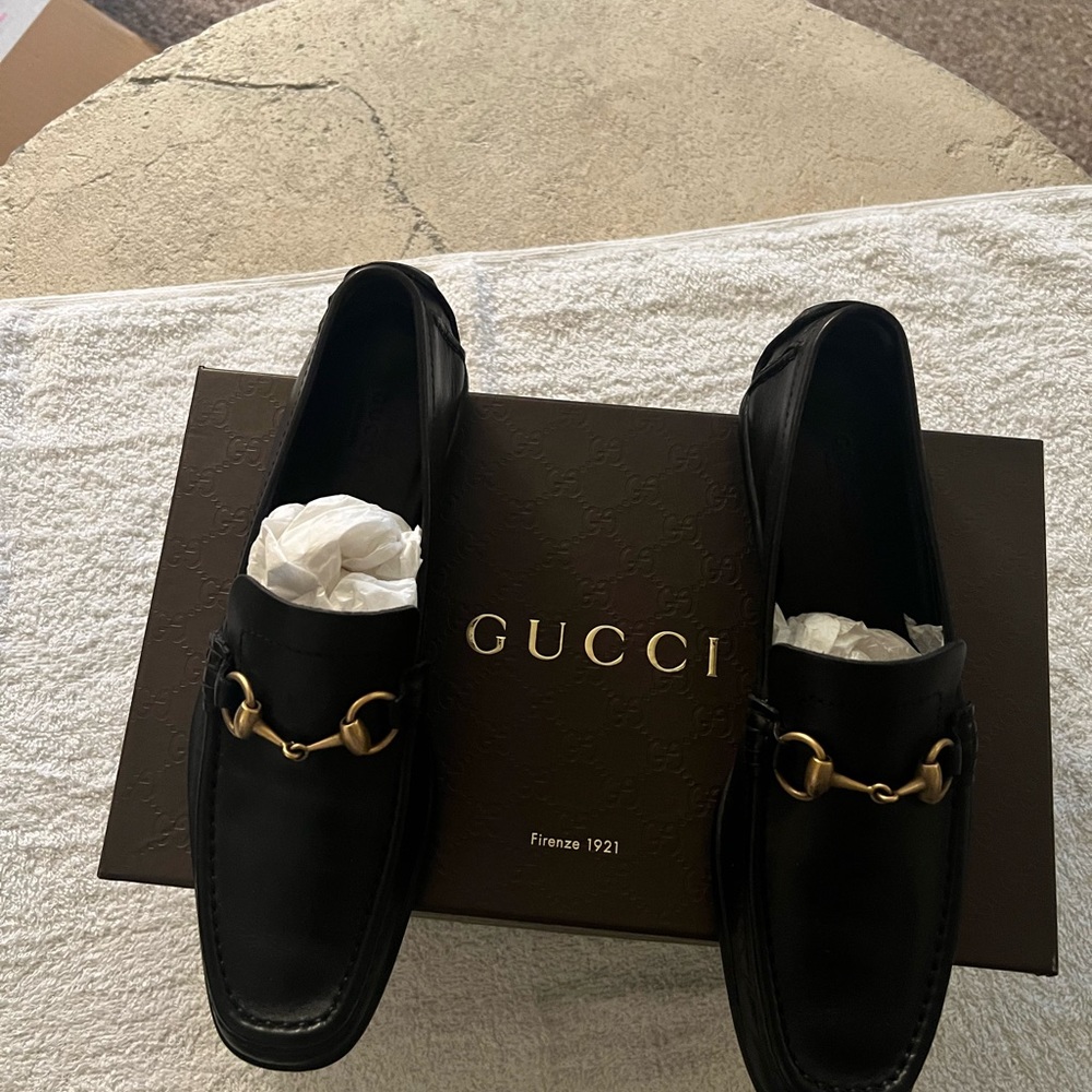 VINTAGE GUCCI LOAFERS SIZE 9.5 B… WOMEN’S